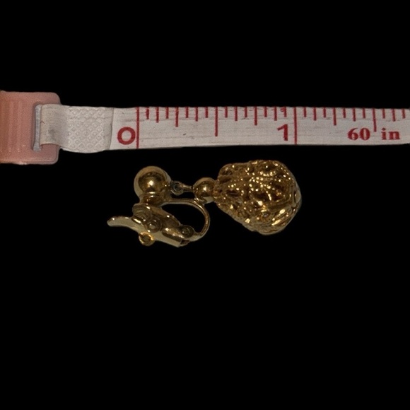 Vintage filigree, gold town drop dangle clip on earrings estate jewelry - Picture 10 of 10